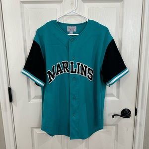 Marlins jersey size medium. Starter